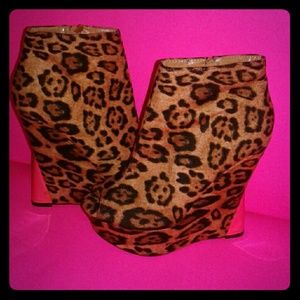 SZ6.5 LILLIANA 👠LEOPARD GOLD TIP WEDGE PEEP TOE